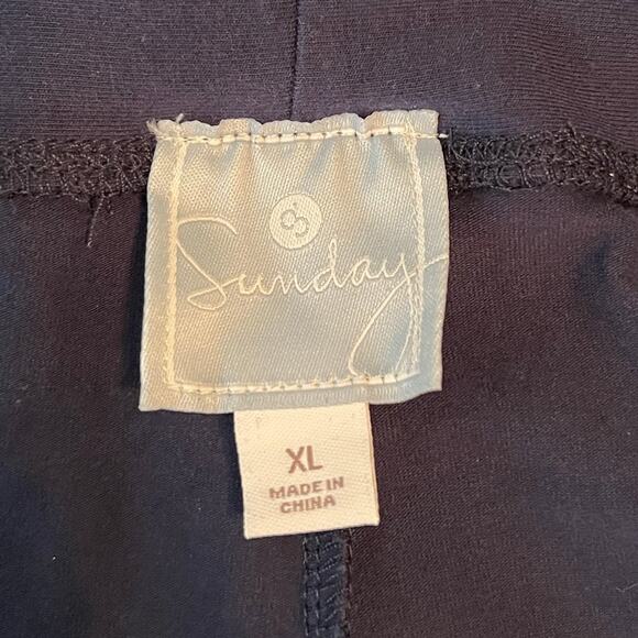 Dressbarn Navy Legging Capris Size XL - Picture 3 of 4